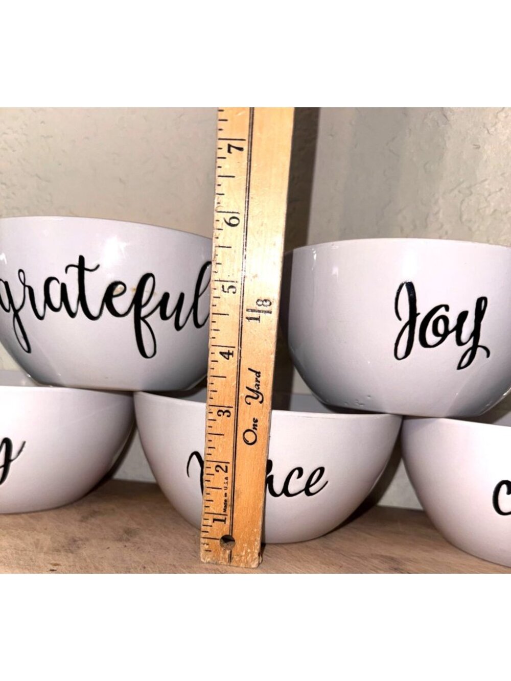 Set Of 5 Signature Housewares Ceramic Bowls With Inspirational Text: Happy Grate - Picture 5 of 6